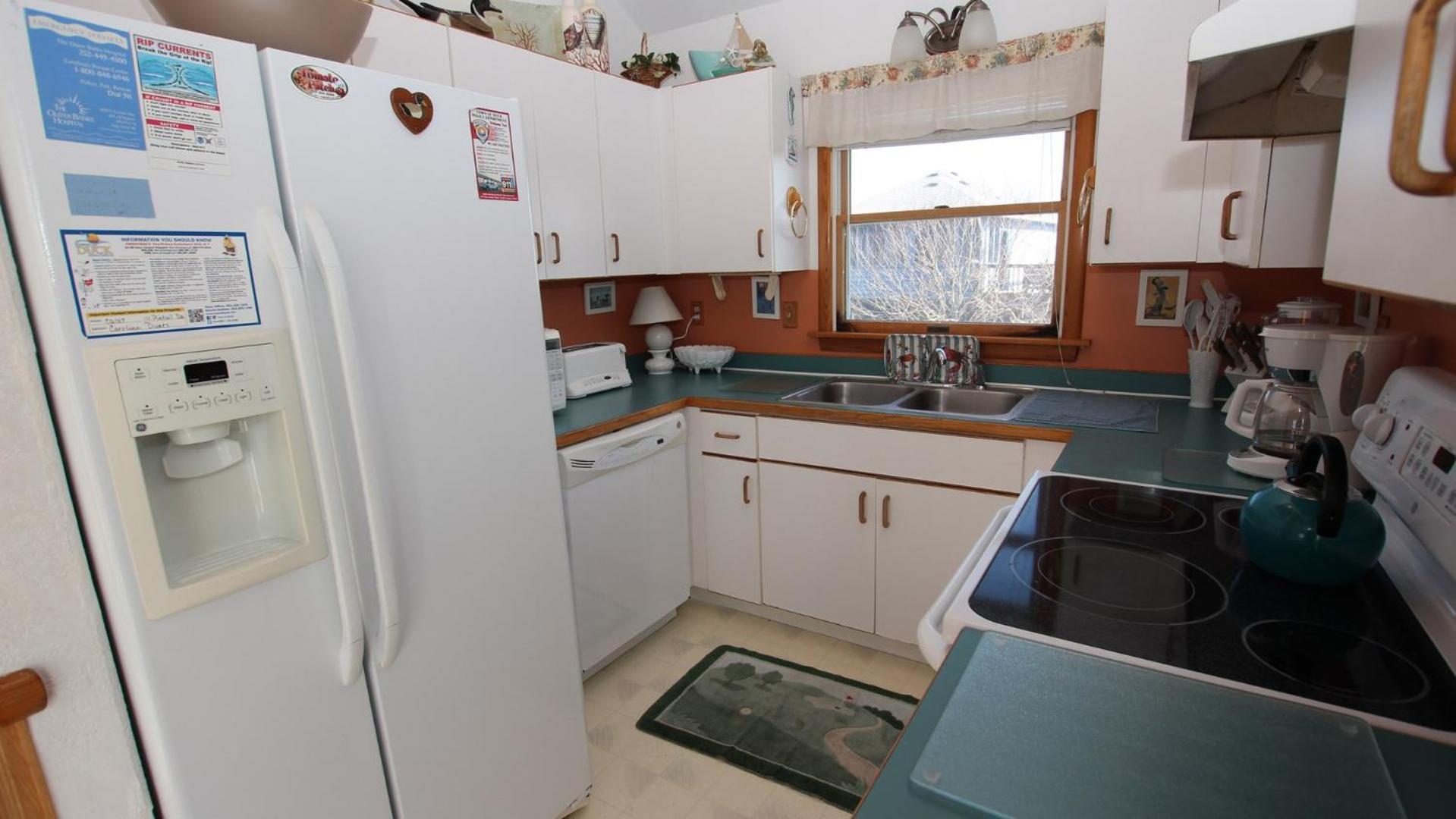 Oceanside, Dogs Welcome, Easy walk to the Beach, CD12, Marsh Rose Cottage view 4