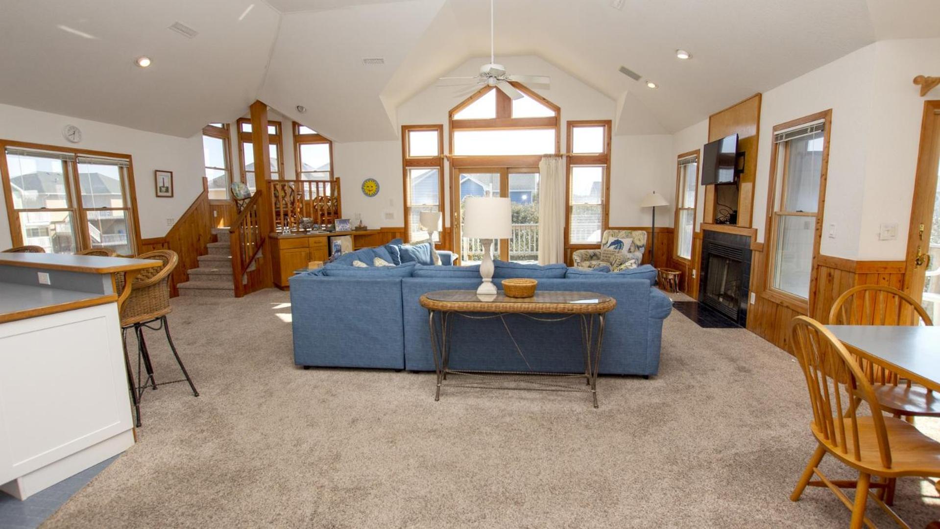 Oceanside, Hot Tub, Close to beach, Community Pool, CP5, Easy Breezes view 4