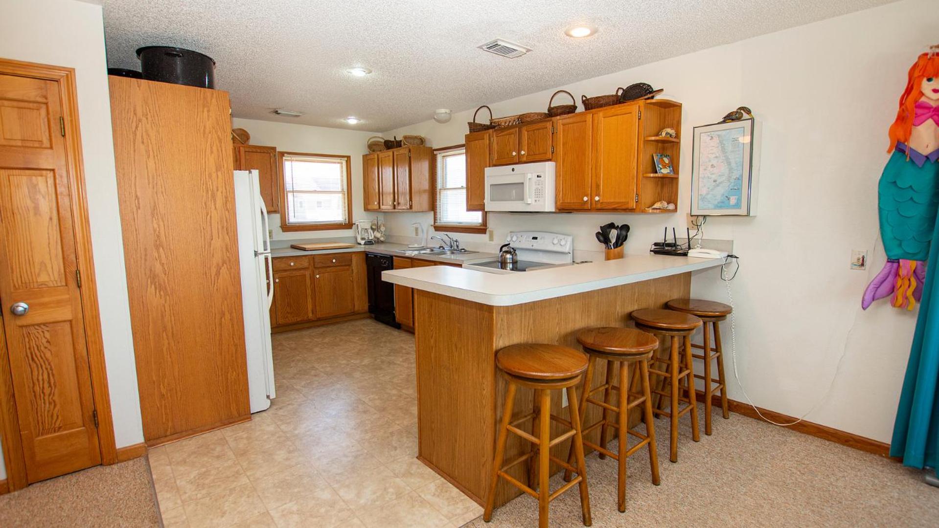 Oceanside, Hot Tub, Close to Beach, Community Pool, CP4, Crown Palace view 5