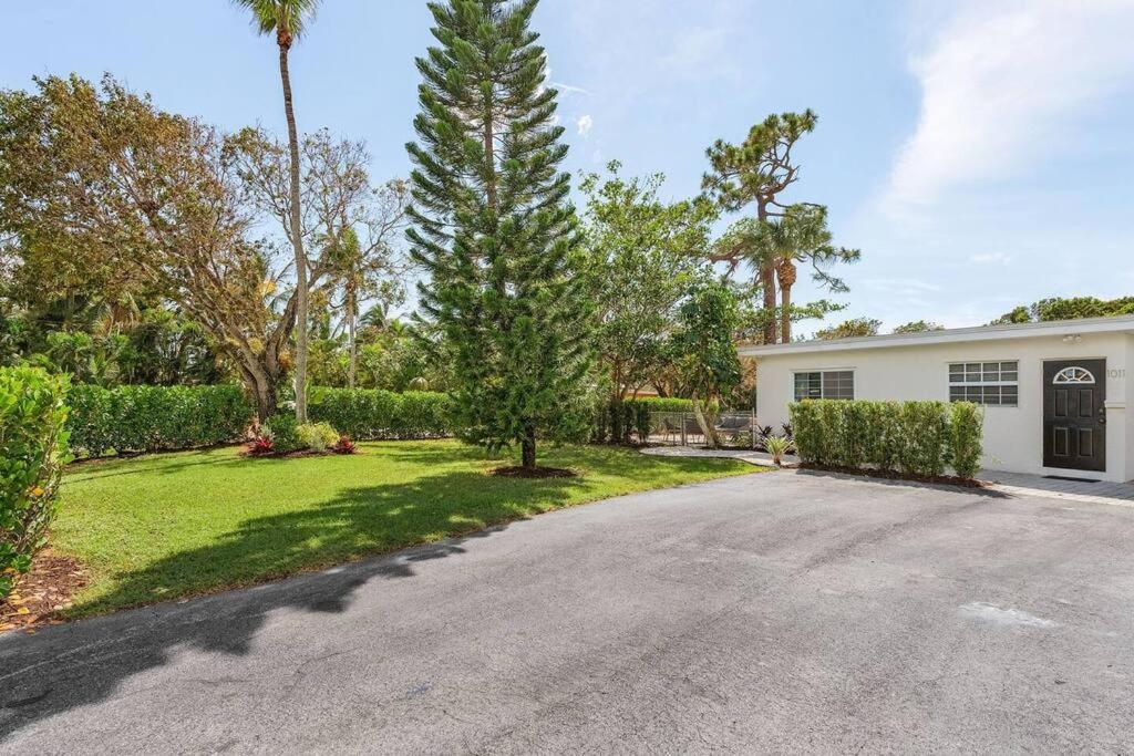 Lovely 2-Bdr w/Patio, Lake Park! view 4