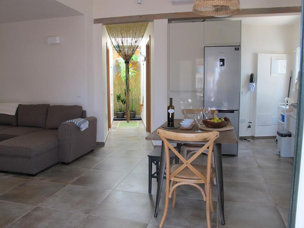 Bungalow GOA Pool view, Playa Roca residence sea front access - Free AC - Wifi photo 2
