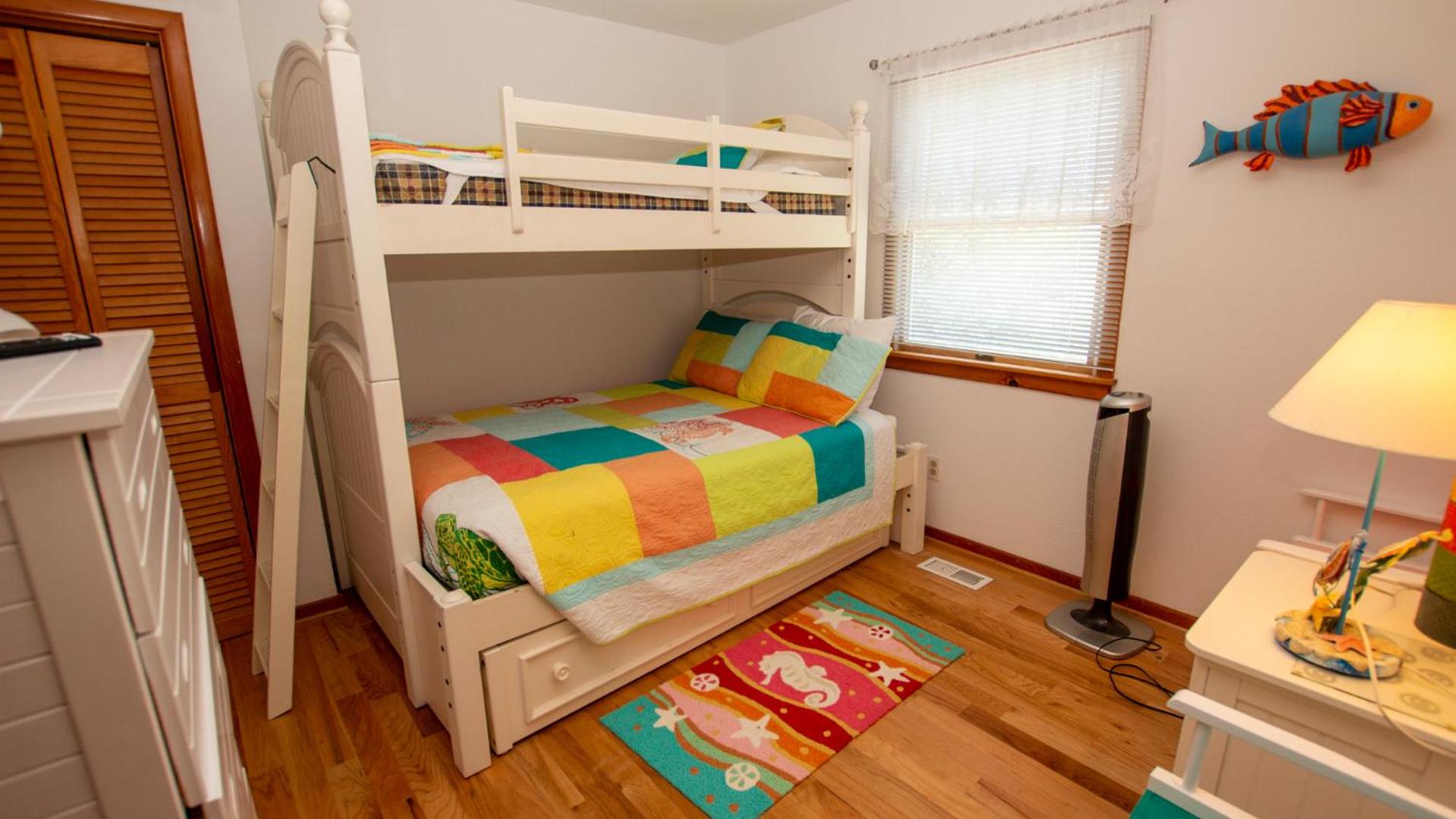 Oceanside, Close to beach, Private Pool, Hot Tub, GF1, Ternabout
