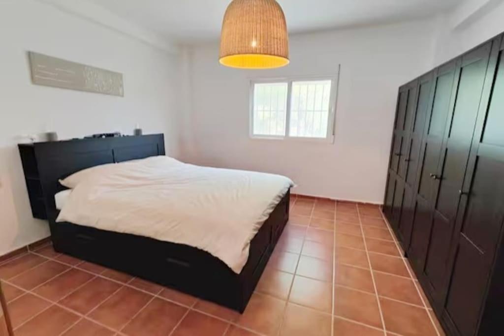 Fully private villa for 12p with large pool in Valencia-Náquera