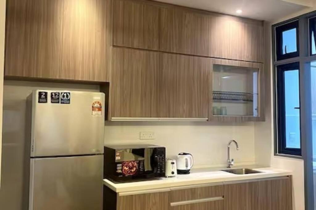 3-bed Gem near Singapore border!