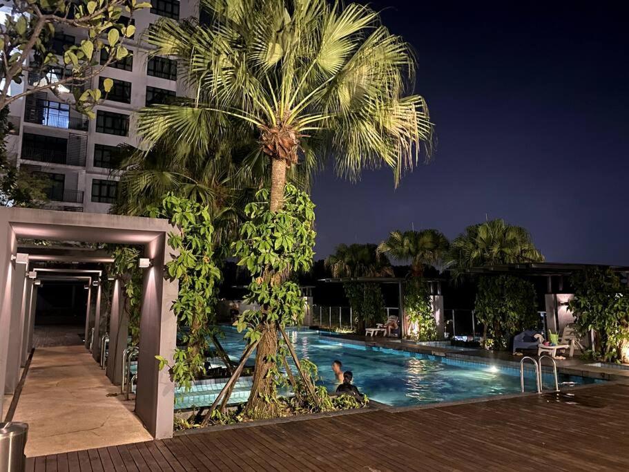 3-bed Gem near Singapore border!