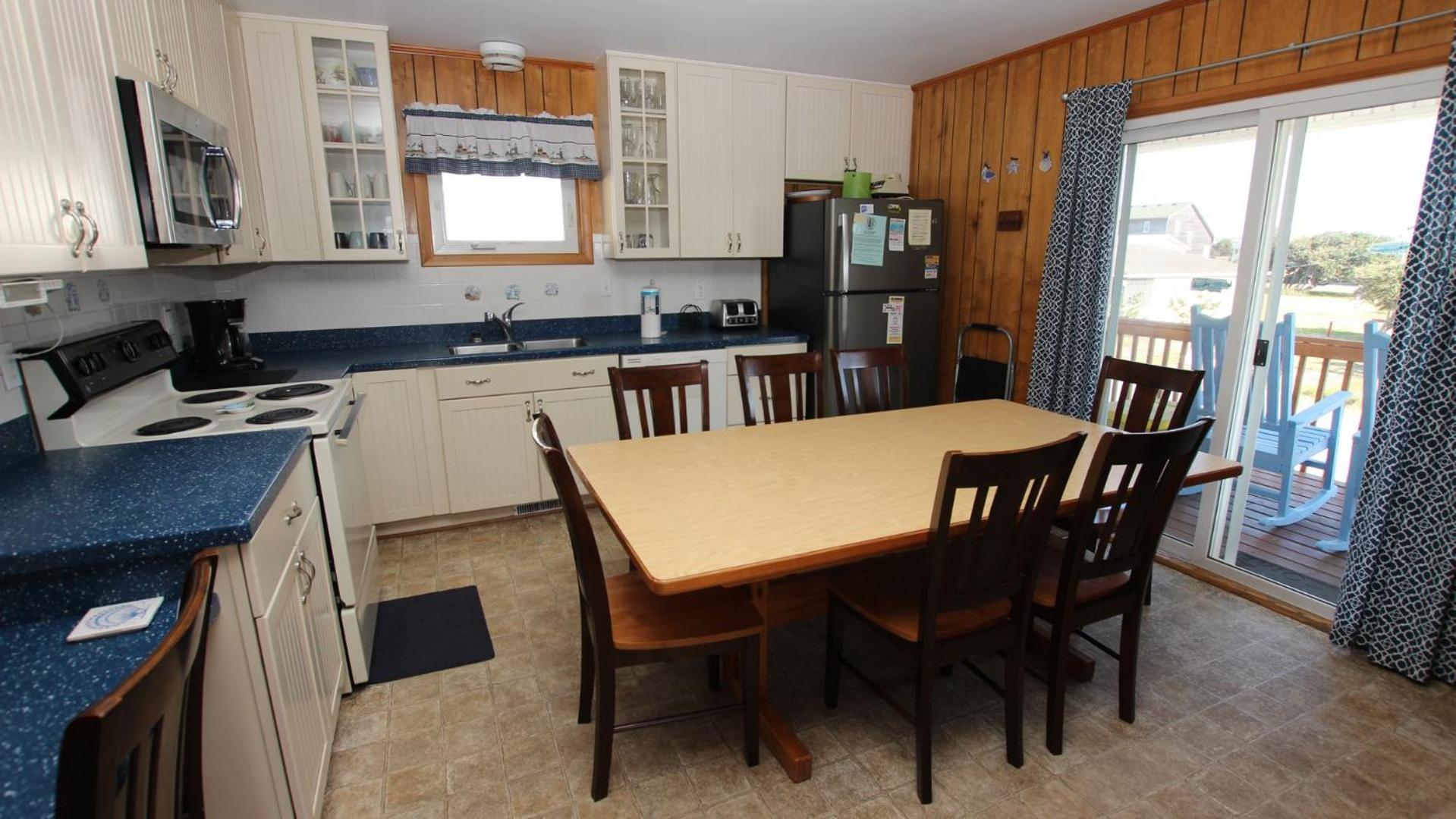 Oceanside, Close to Shopping and beach! KD233, II Views view 2