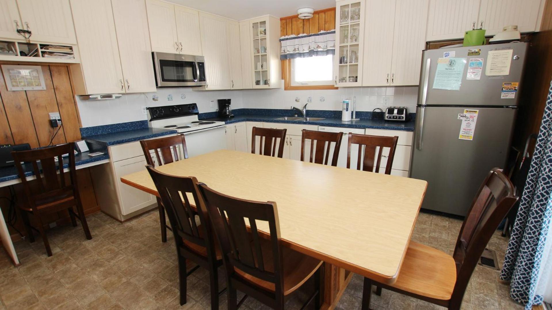 Oceanside, Close to Shopping and beach! KD233, II Views view 4