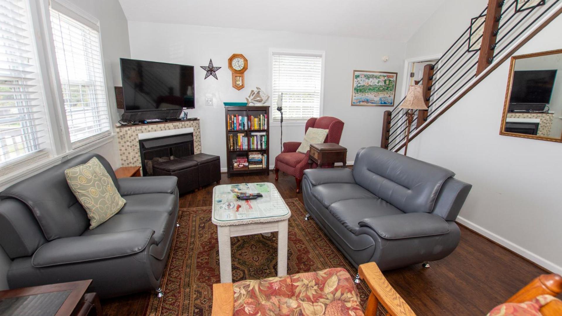 Oceanside, Hot Tub, Close to beach, KD231, WindOver view 4
