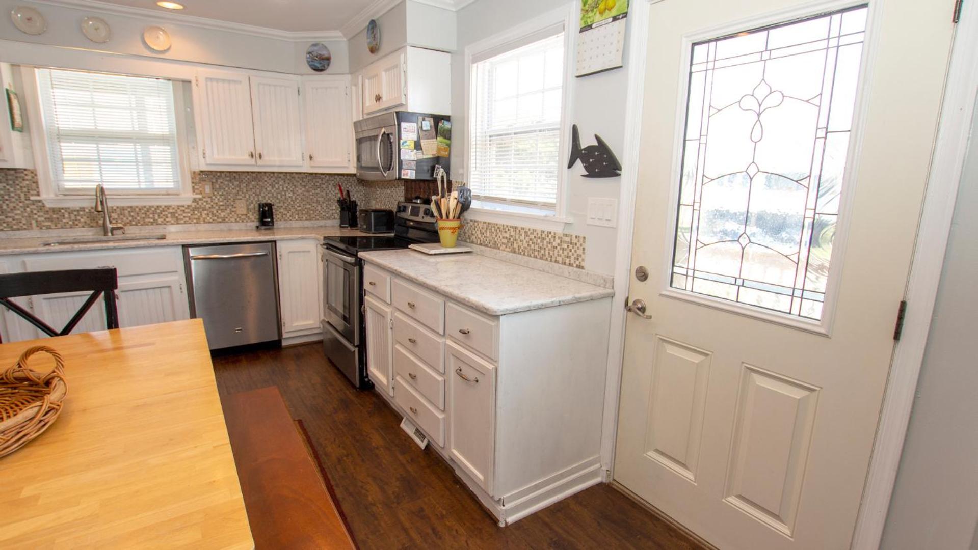 Oceanside, Hot Tub, Close to beach, KD231, WindOver view 5