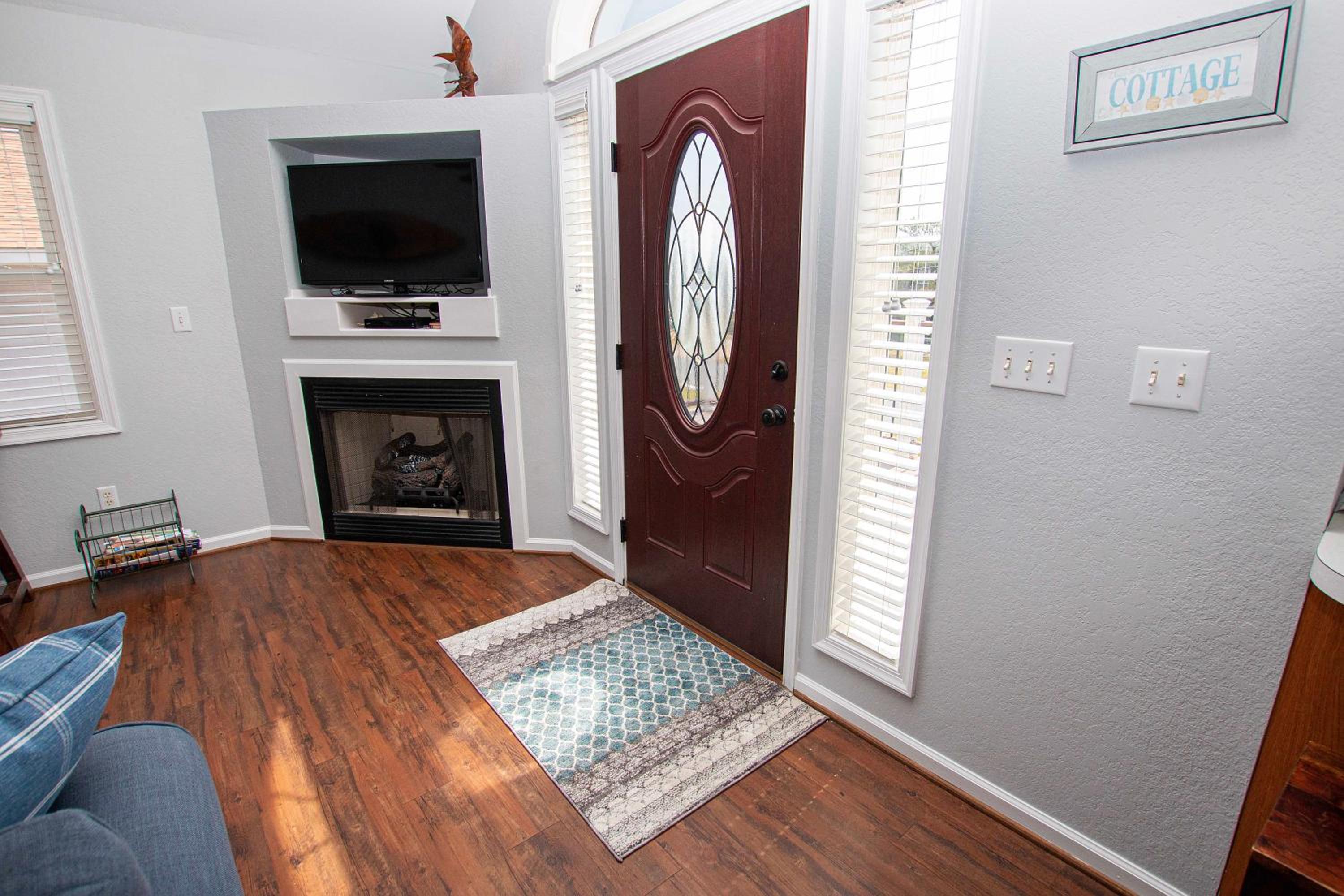KD5, The Coastal Cottage- Oceanside, Hot Tub, Close to Beach Access, Close to Shopping view 5