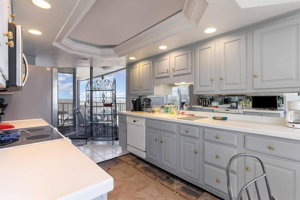 Newly Updated, Exclusive Condo, Spectacular Views! view 3