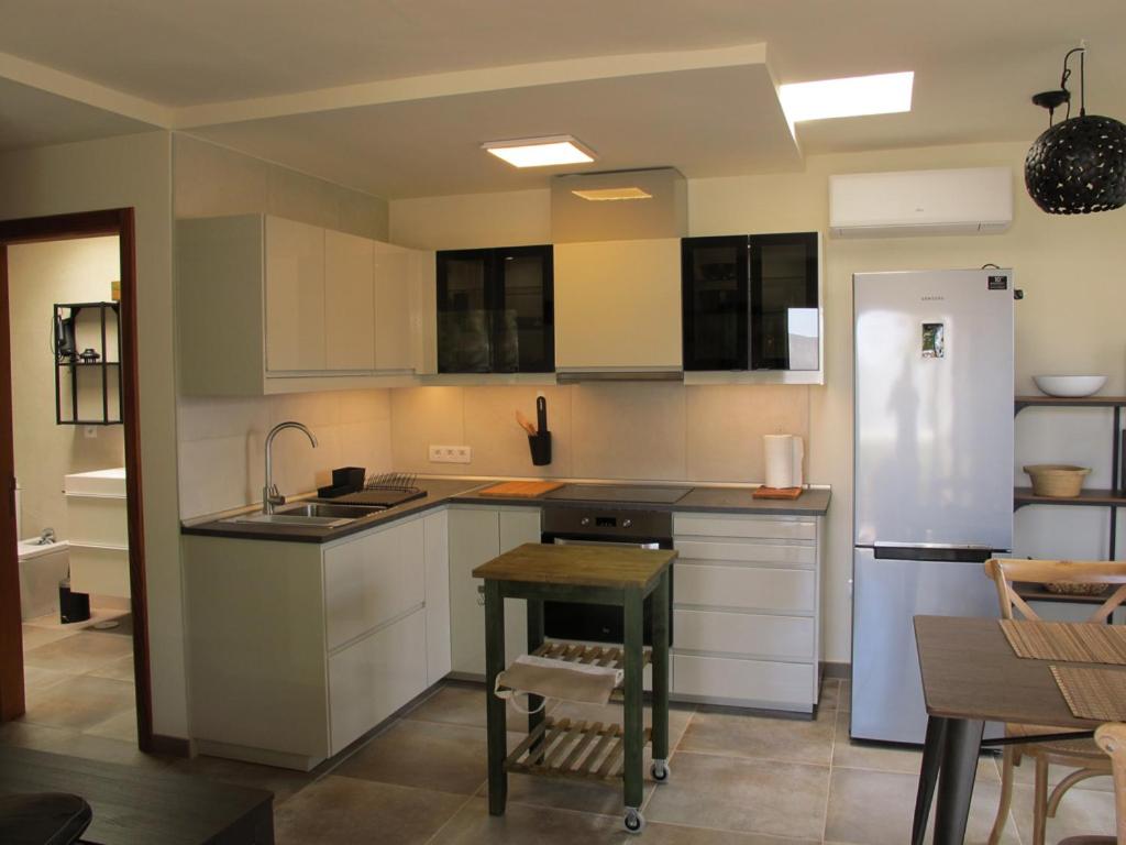 Bungalow LIDO-Playa Roca residence with sea front access - Free AC - Wifi view 4
