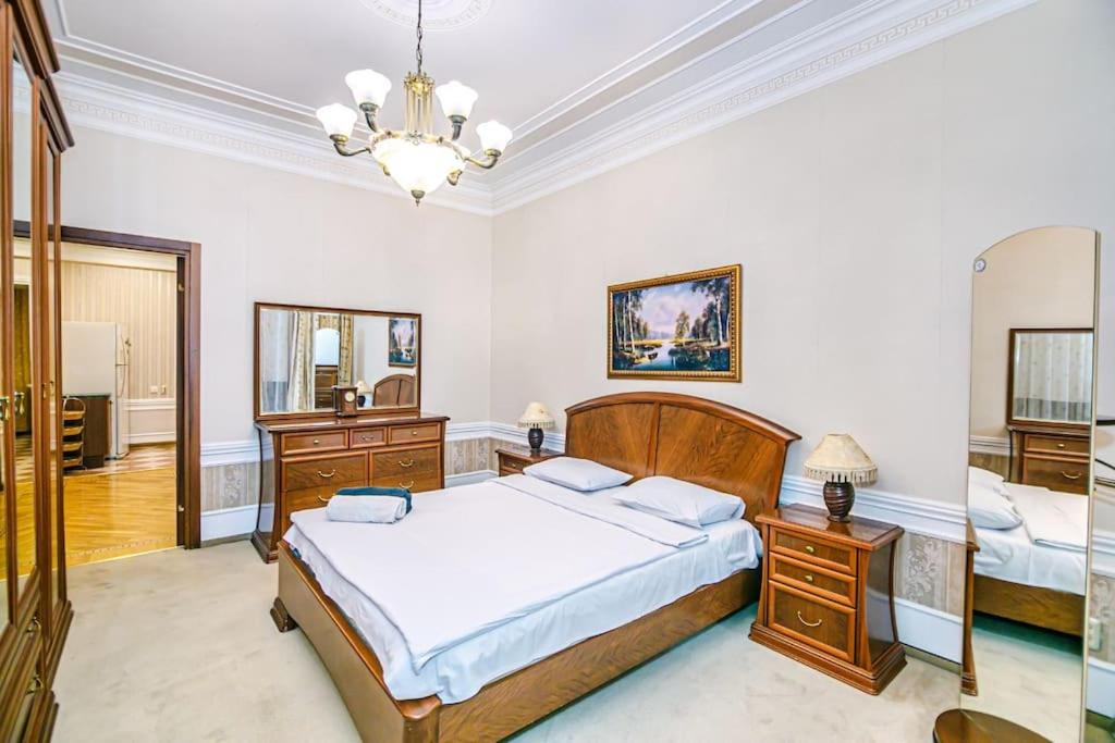 White Apartment LUX