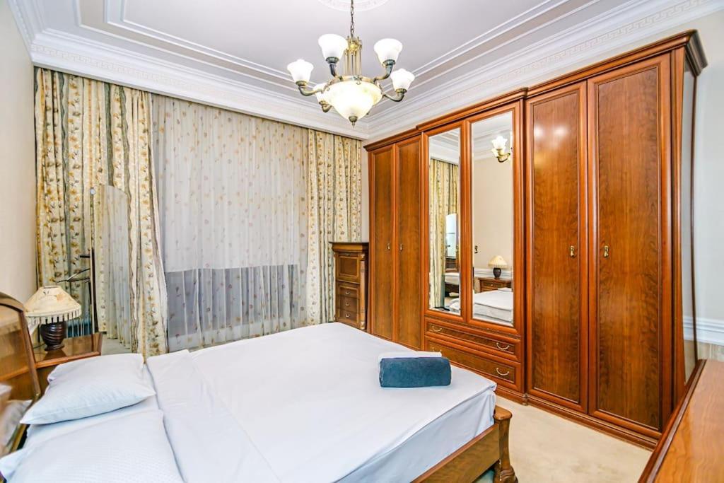 White Apartment LUX