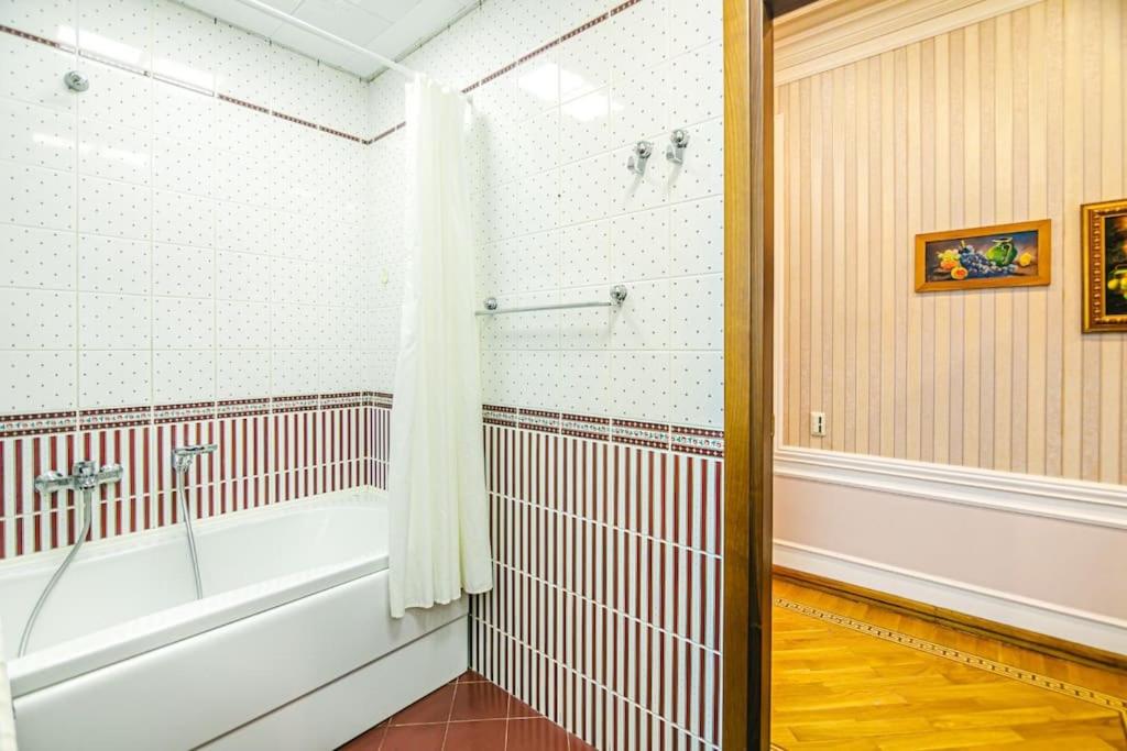 White Apartment LUX