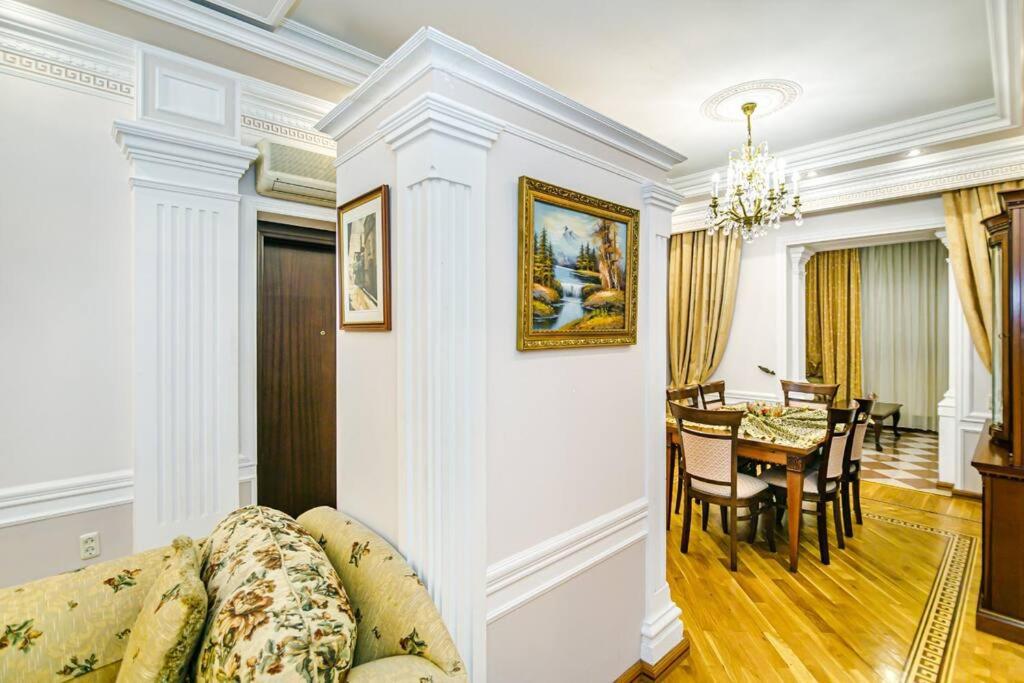 White Apartment LUX