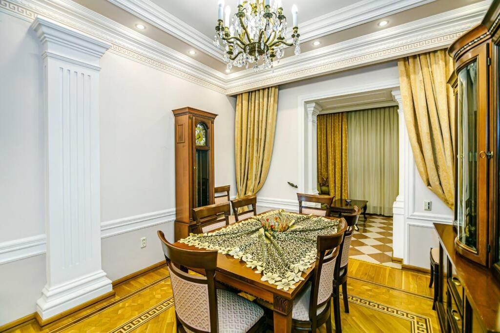 White Apartment LUX