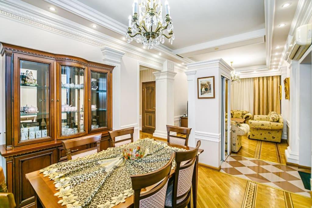White Apartment LUX