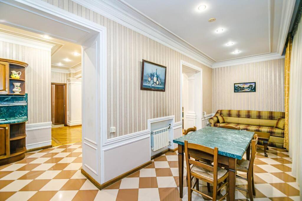 White Apartment LUX