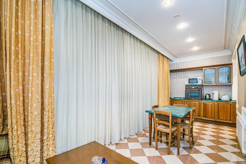 White Apartment LUX