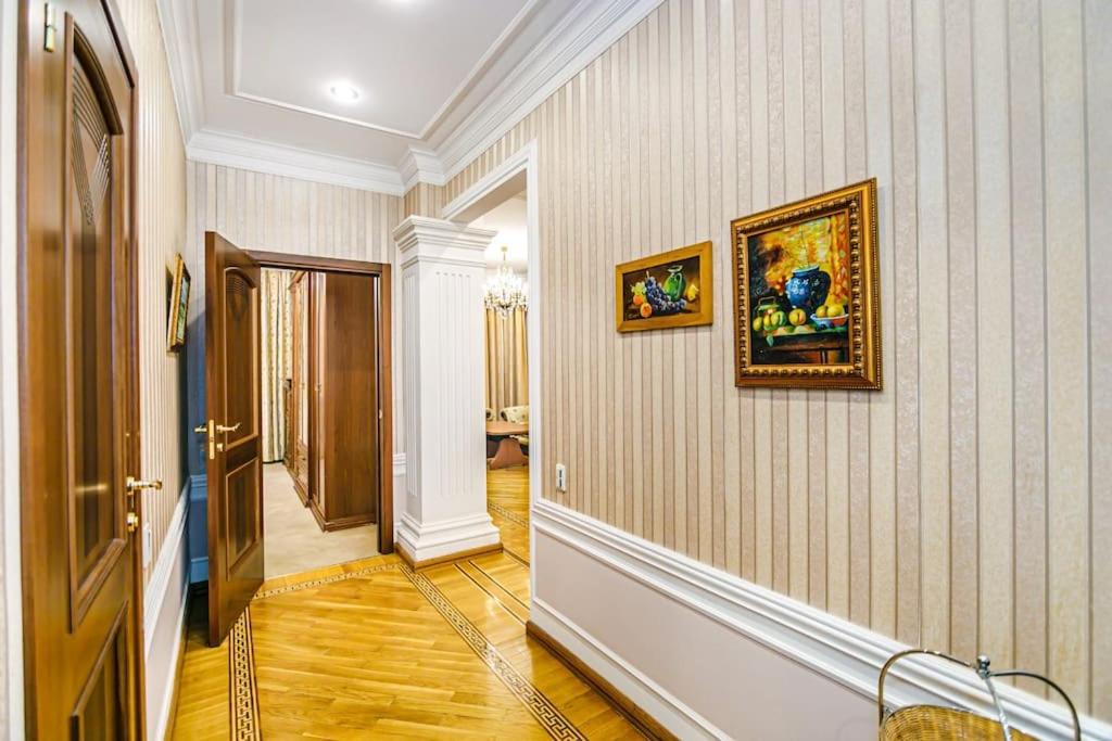 White Apartment LUX