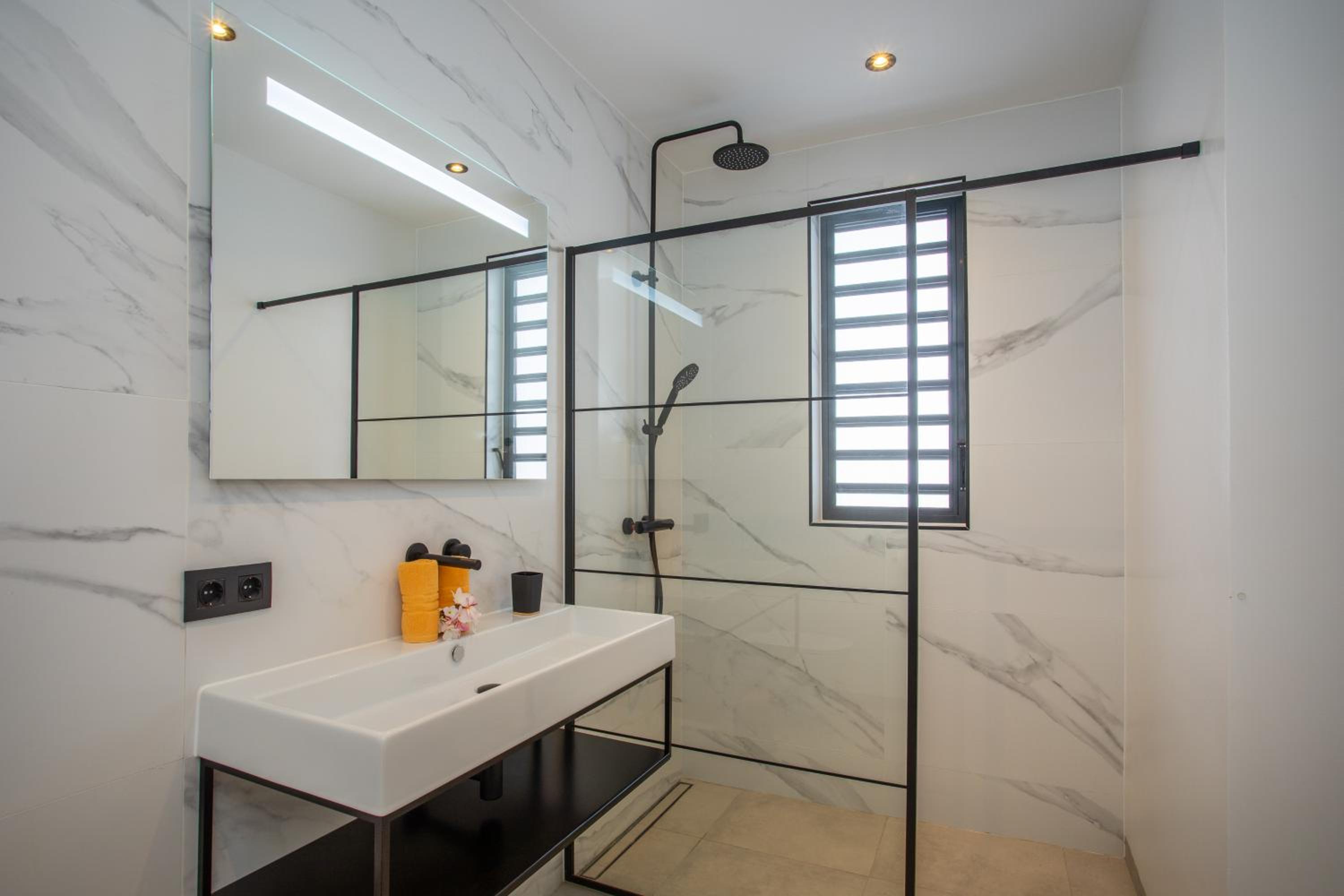 Oasis luxury apartment in Jan Thiel - close to the beach
