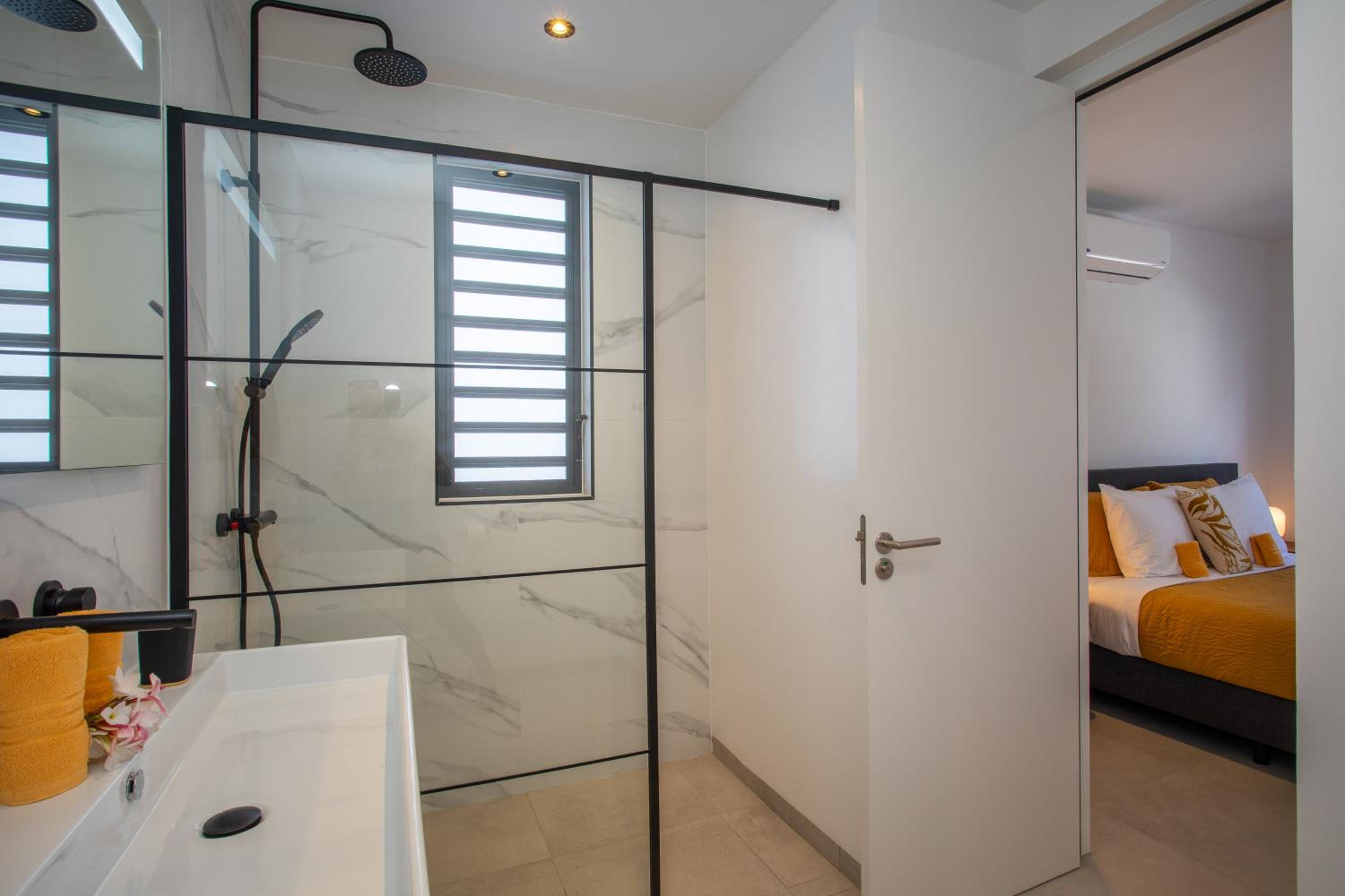 Oasis luxury apartment in Jan Thiel - close to the beach