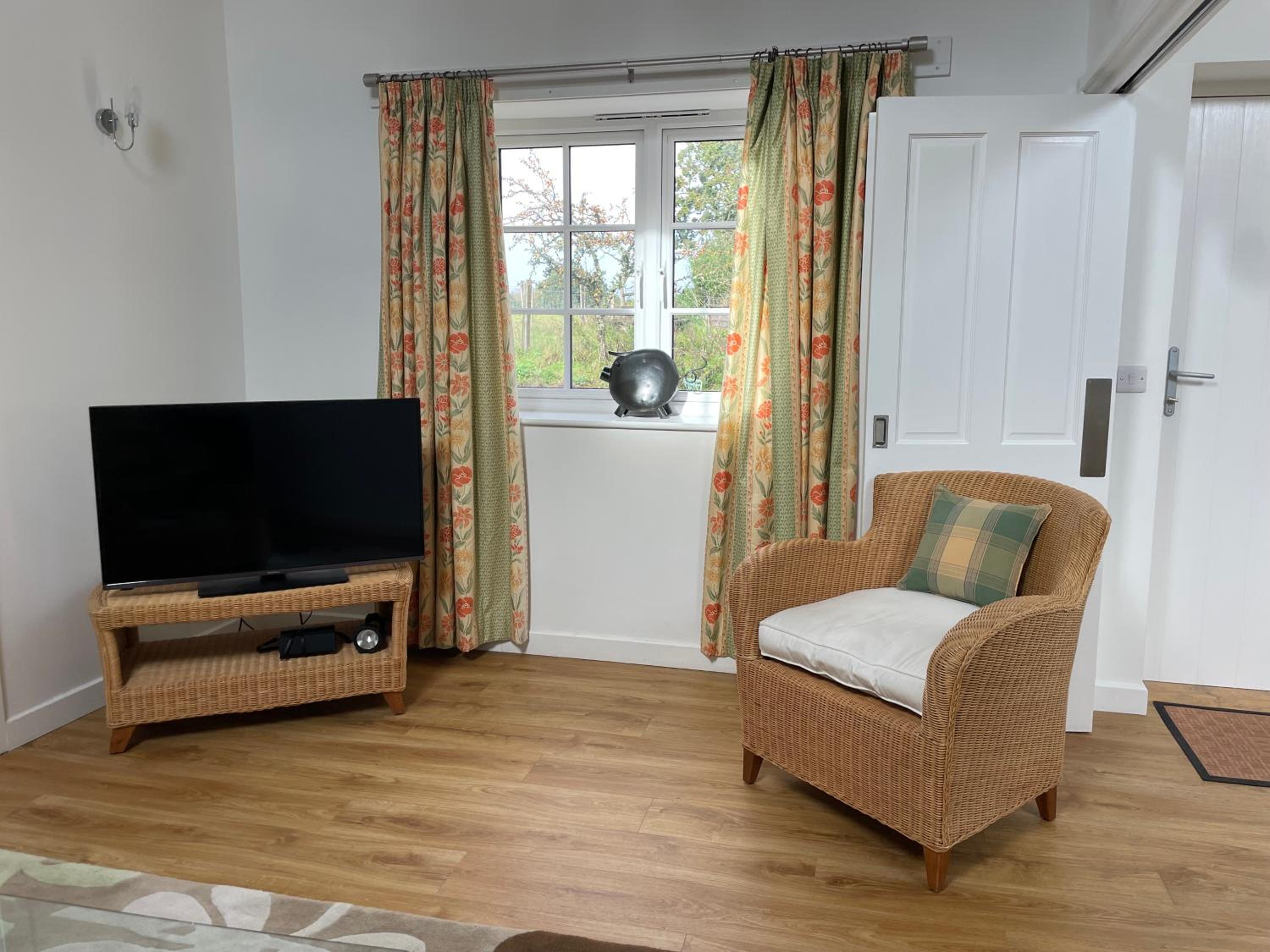 Cottages at Woodlands, Grooms Cottage view 4