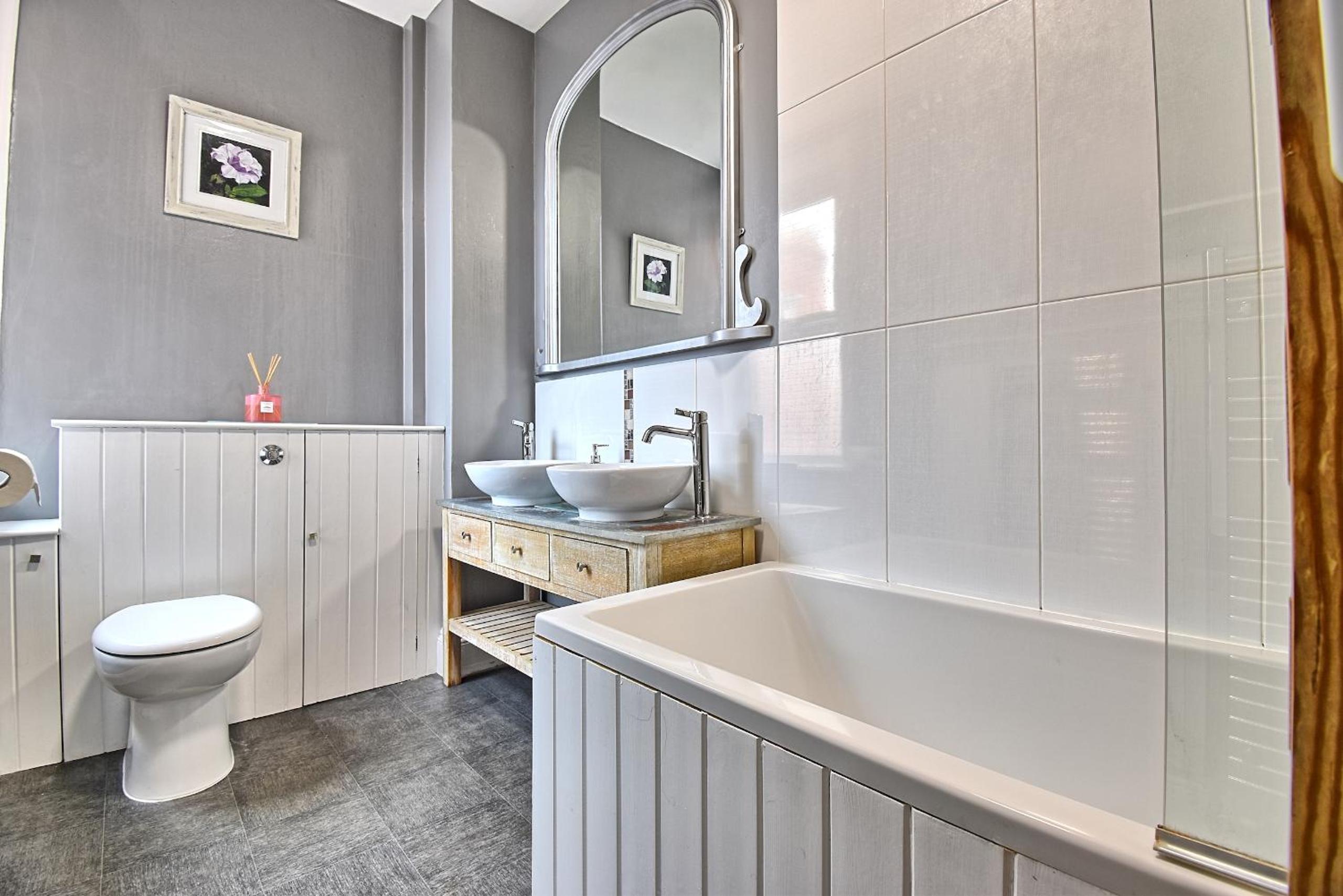 Sunnyside - Stylish dog friendly harbour views view 4