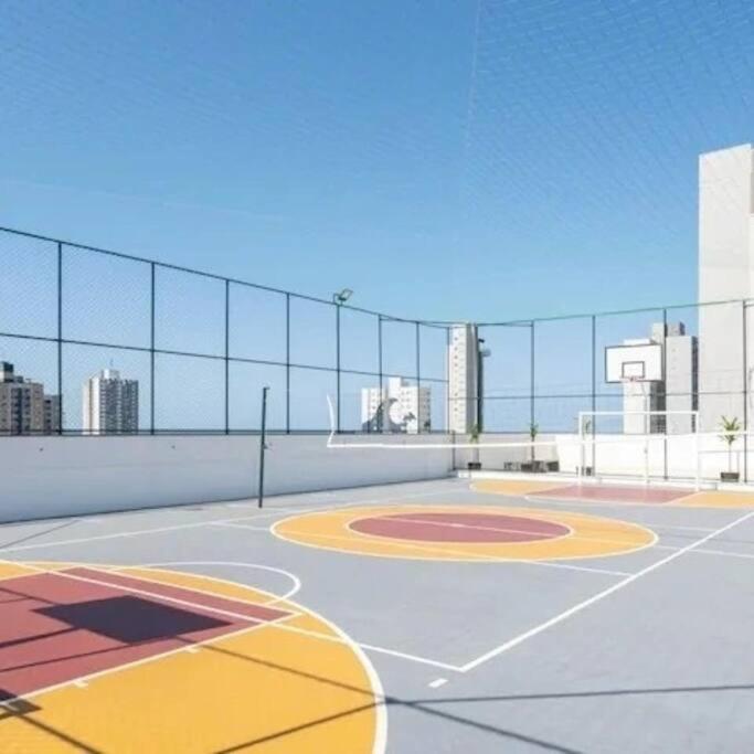 Apartamento novo 150 metros da Praia com piscina