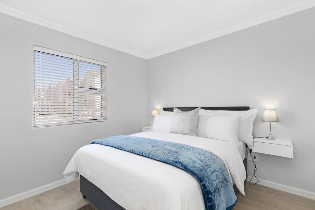 Elegant, Spotless 2 Bed For Enchanted Stays