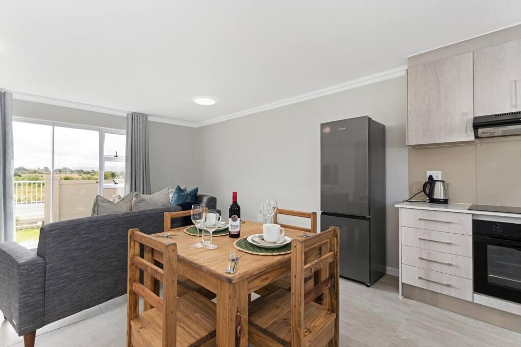 Elegant, Spotless 2 Bed For Enchanted Stays