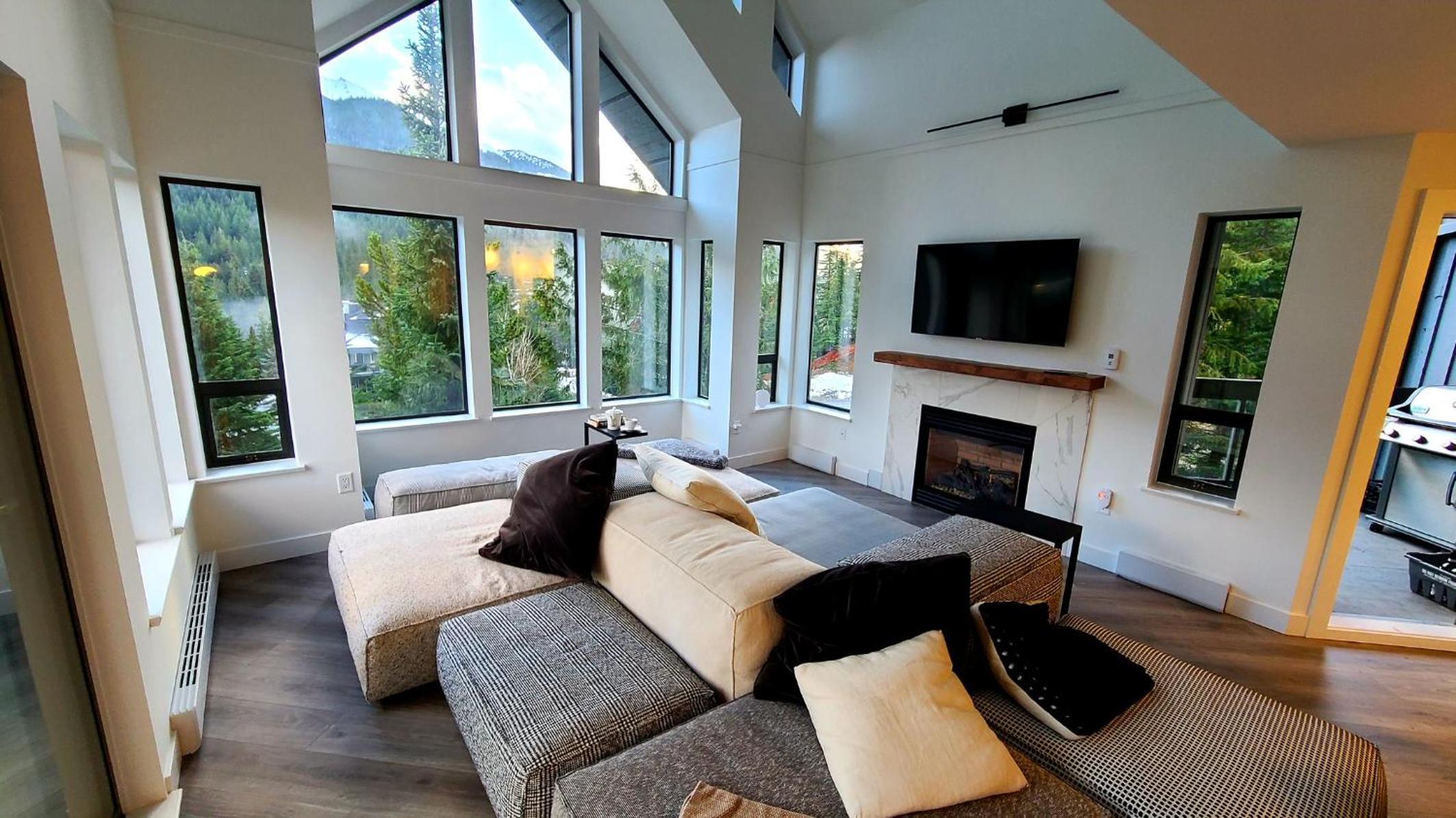 Newly Renovated! Spacious 3 bedrooms plus enclosed loft bedroom and TV room!