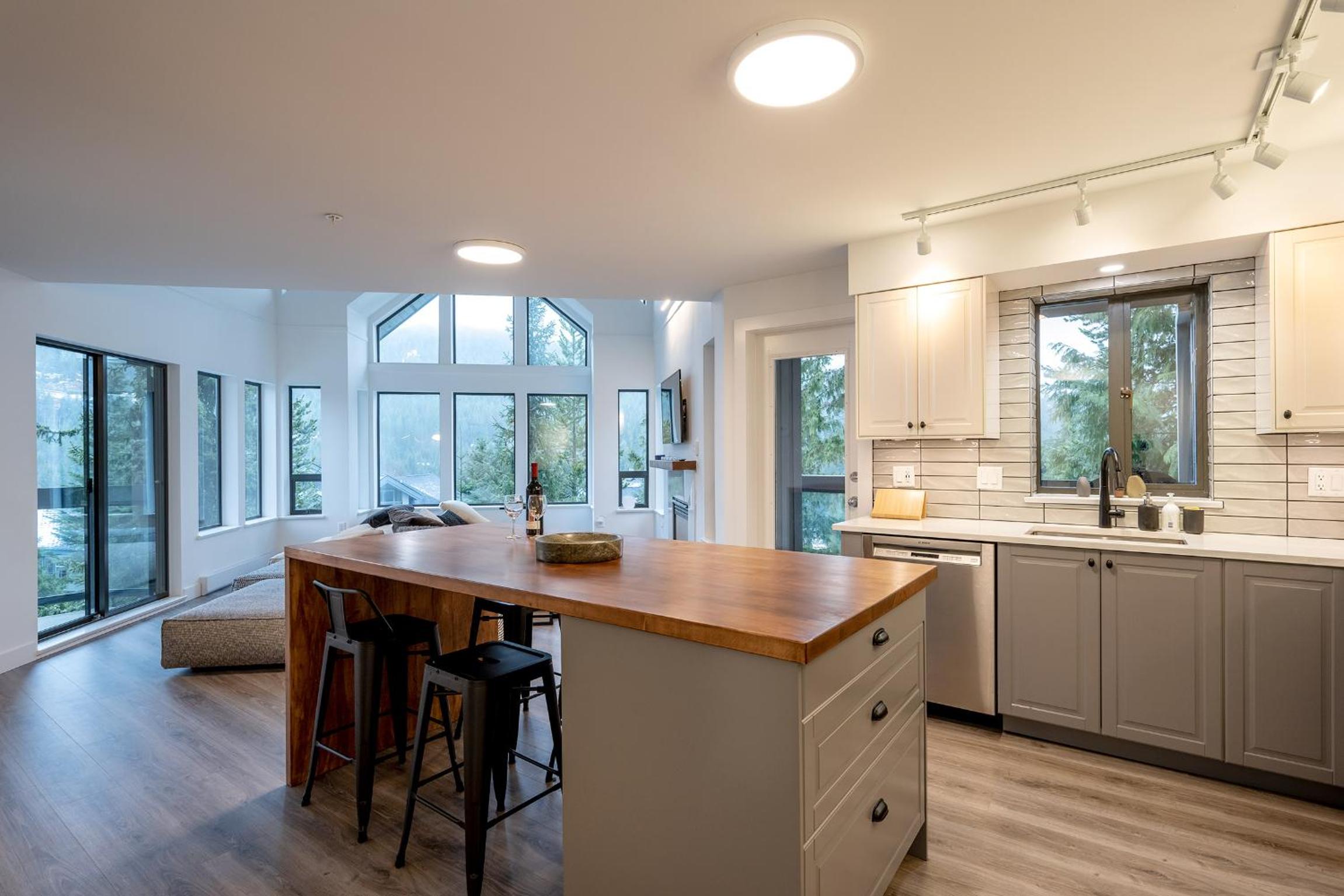 Newly Renovated! Spacious 3 bedrooms plus enclosed loft bedroom and TV room!