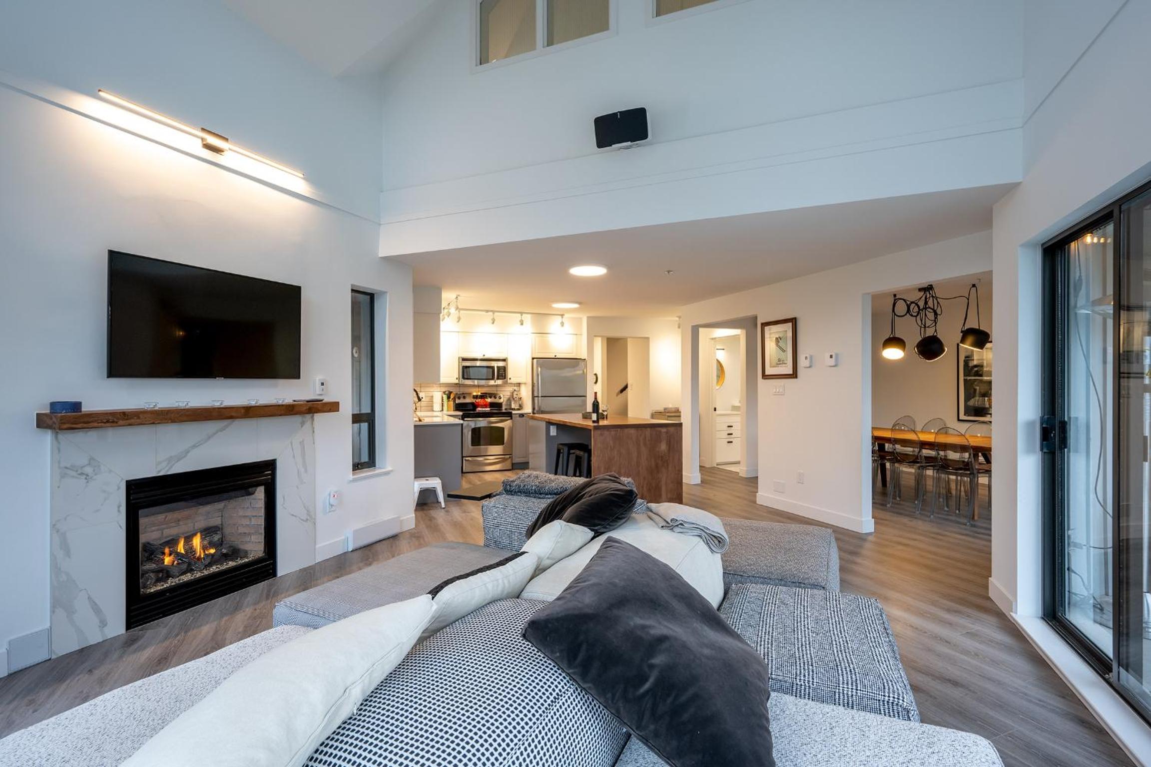 Newly Renovated! Spacious 3 bedrooms plus enclosed loft bedroom and TV room!