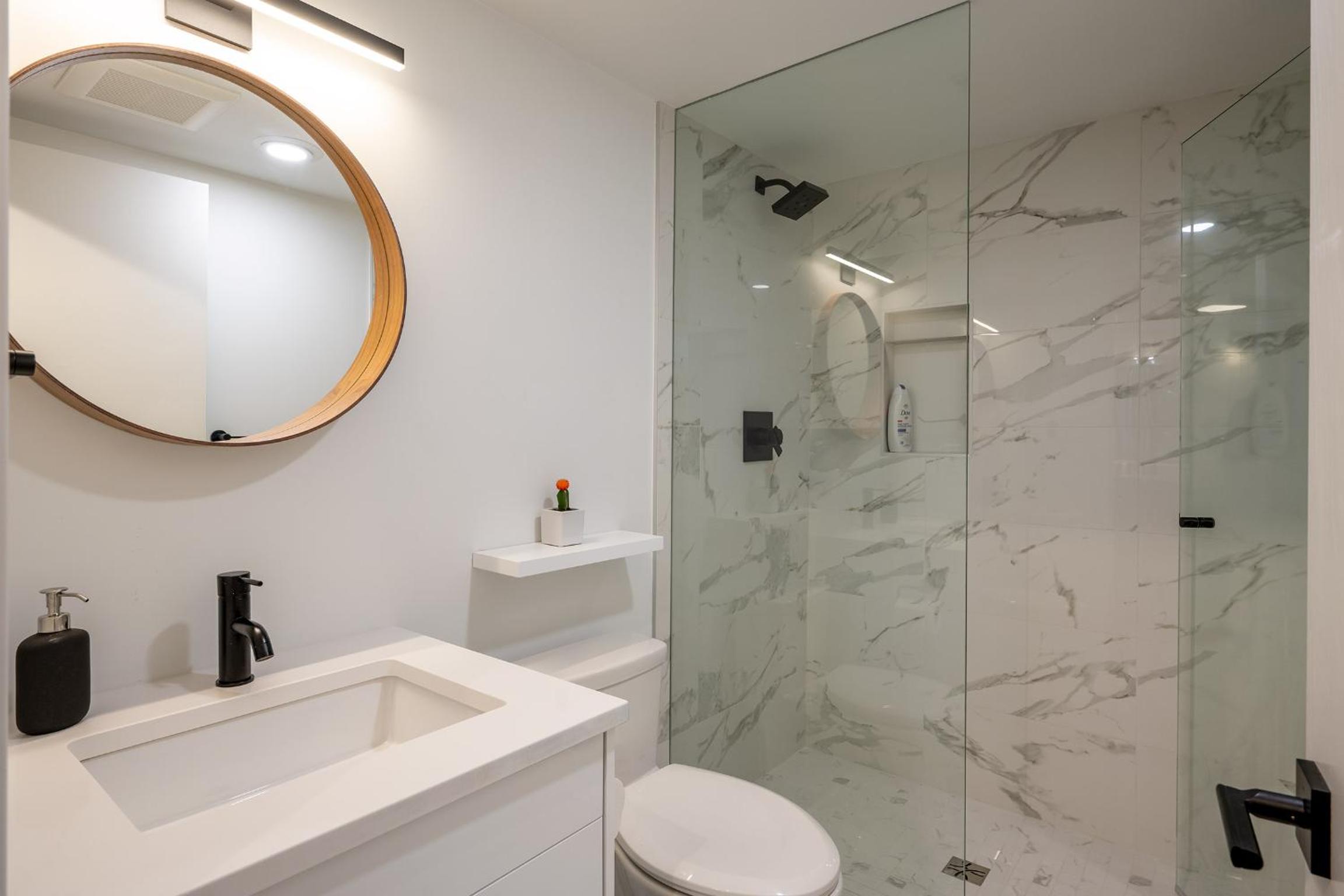 Newly Renovated! Spacious 3 bedrooms plus enclosed loft bedroom and TV room!