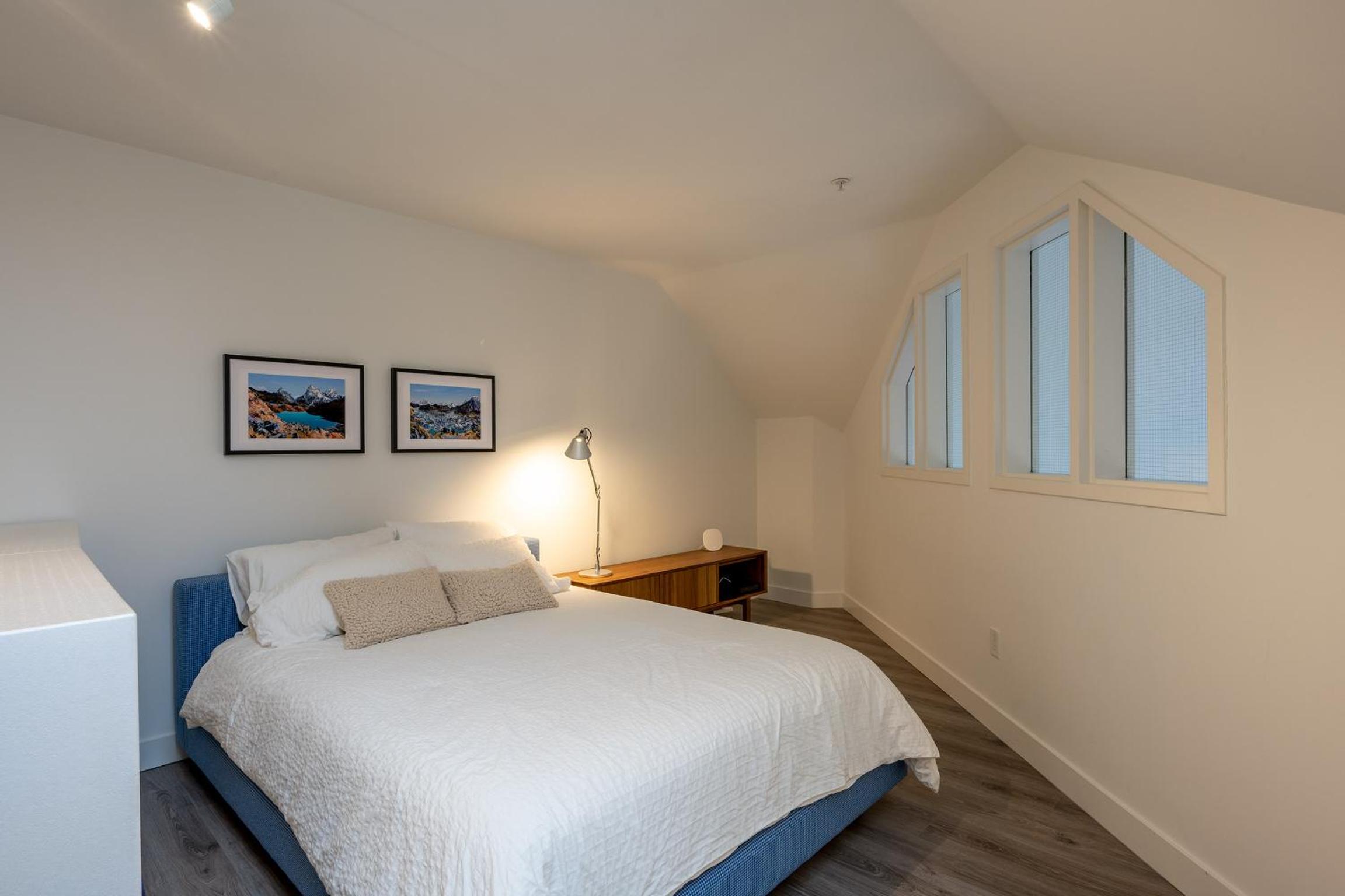 Newly Renovated! Spacious 3 bedrooms plus enclosed loft bedroom and TV room!