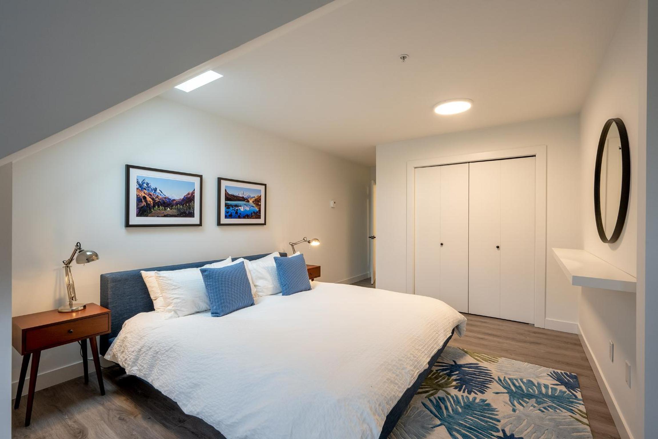 Newly Renovated! Spacious 3 bedrooms plus enclosed loft bedroom and TV room!