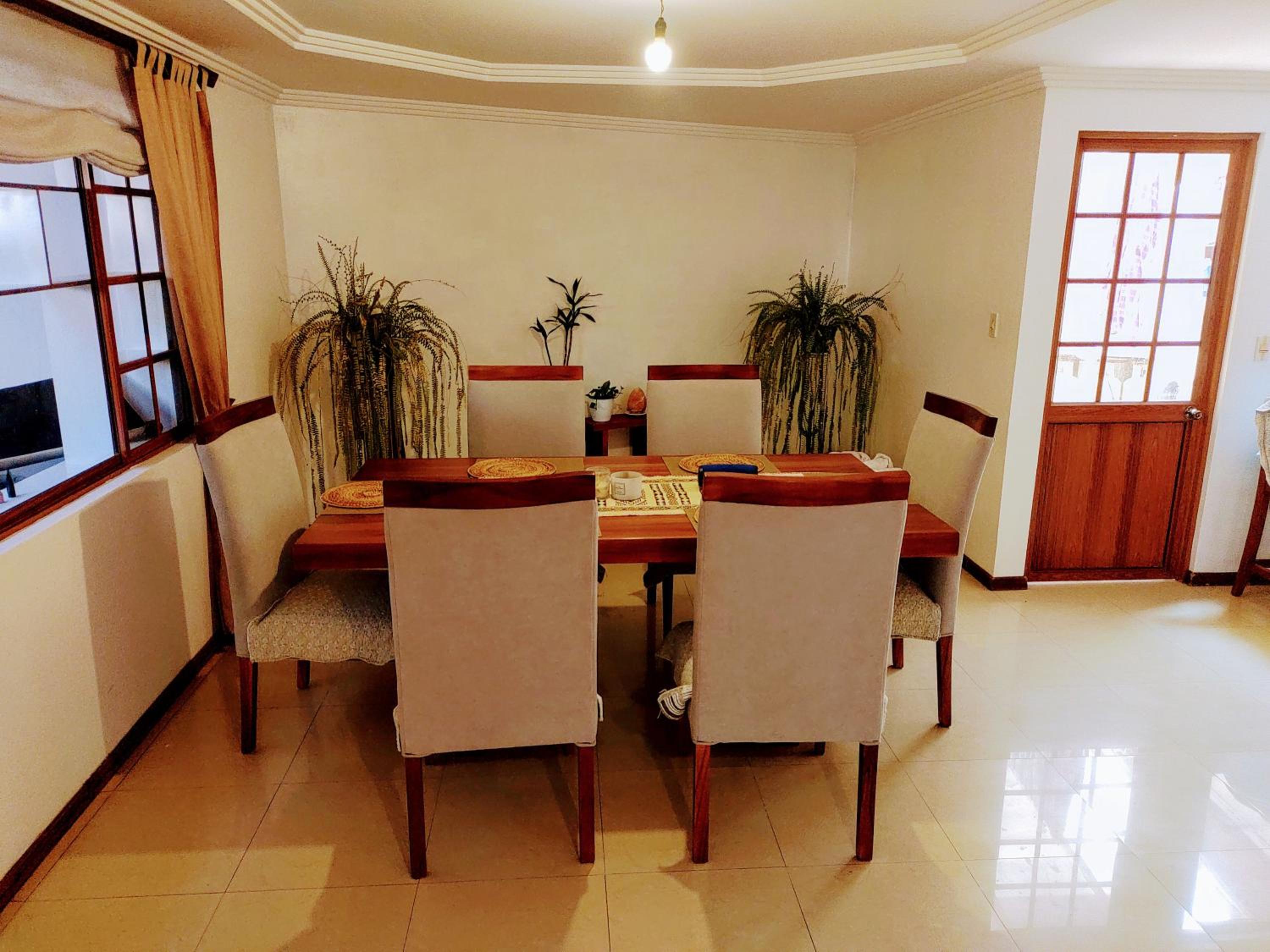 Casa Moderna, Cómoda y Tranquila