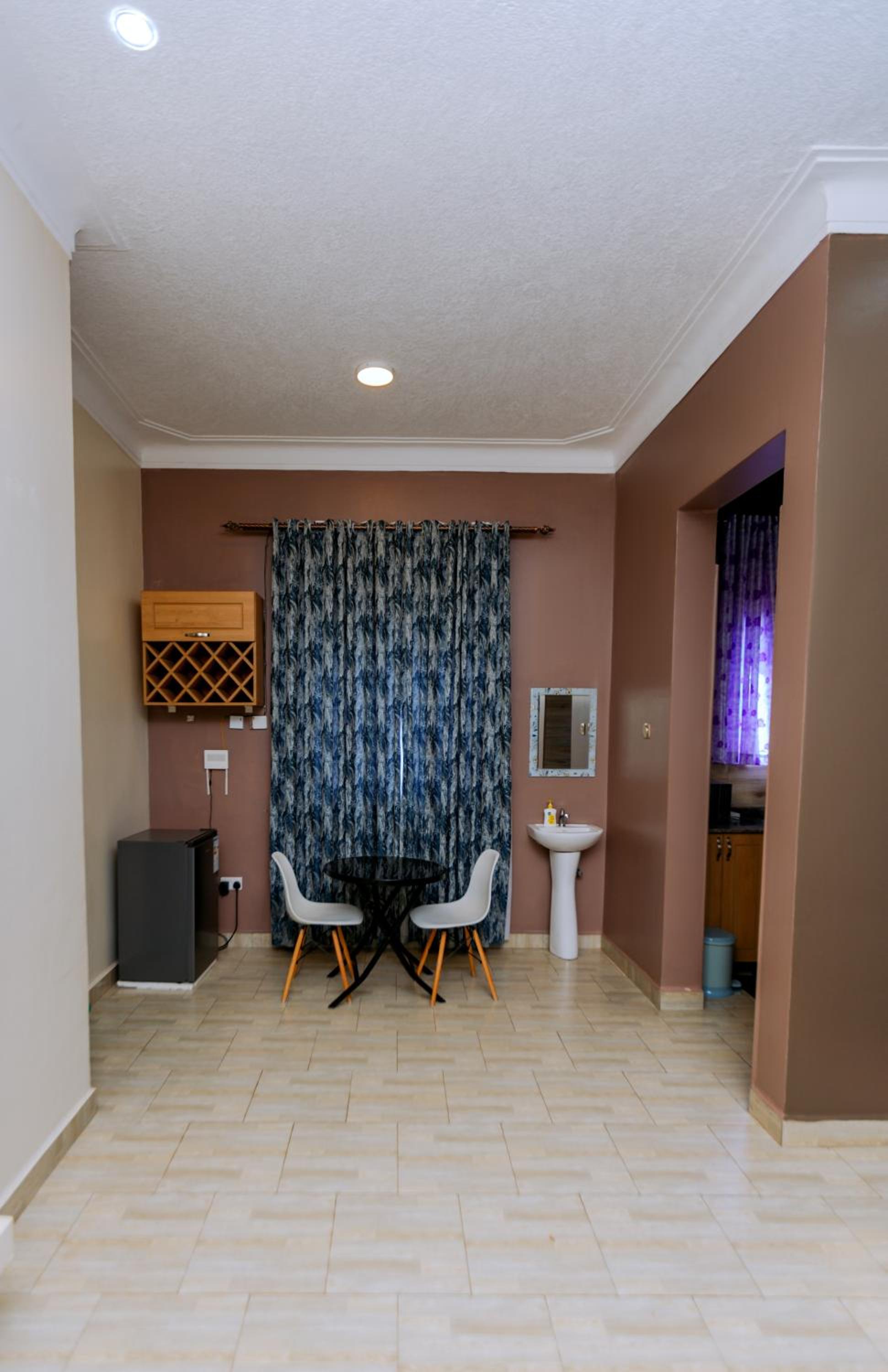 Trine Comfort- 1 bedroom apartment, Kyanja-Ring Rd, Mugulusi close view 5