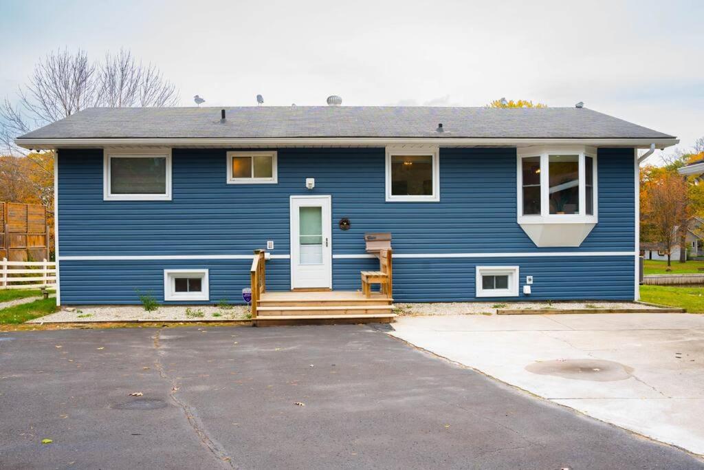 Riverfront Cottage Sauna Canoe Included Kids Playroom Nature Escape
