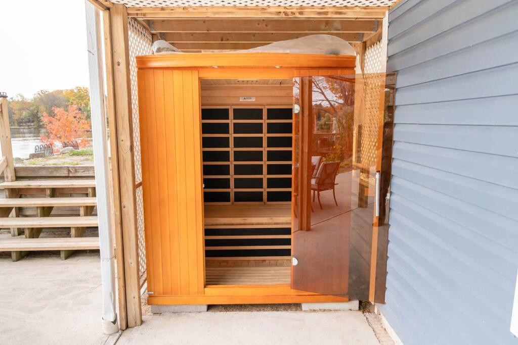 Riverfront Cottage Sauna Canoe Included Kids Playroom Nature Escape