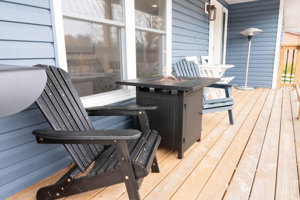 Riverfront Cottage Sauna Canoe Included Kids Playroom Nature Escape