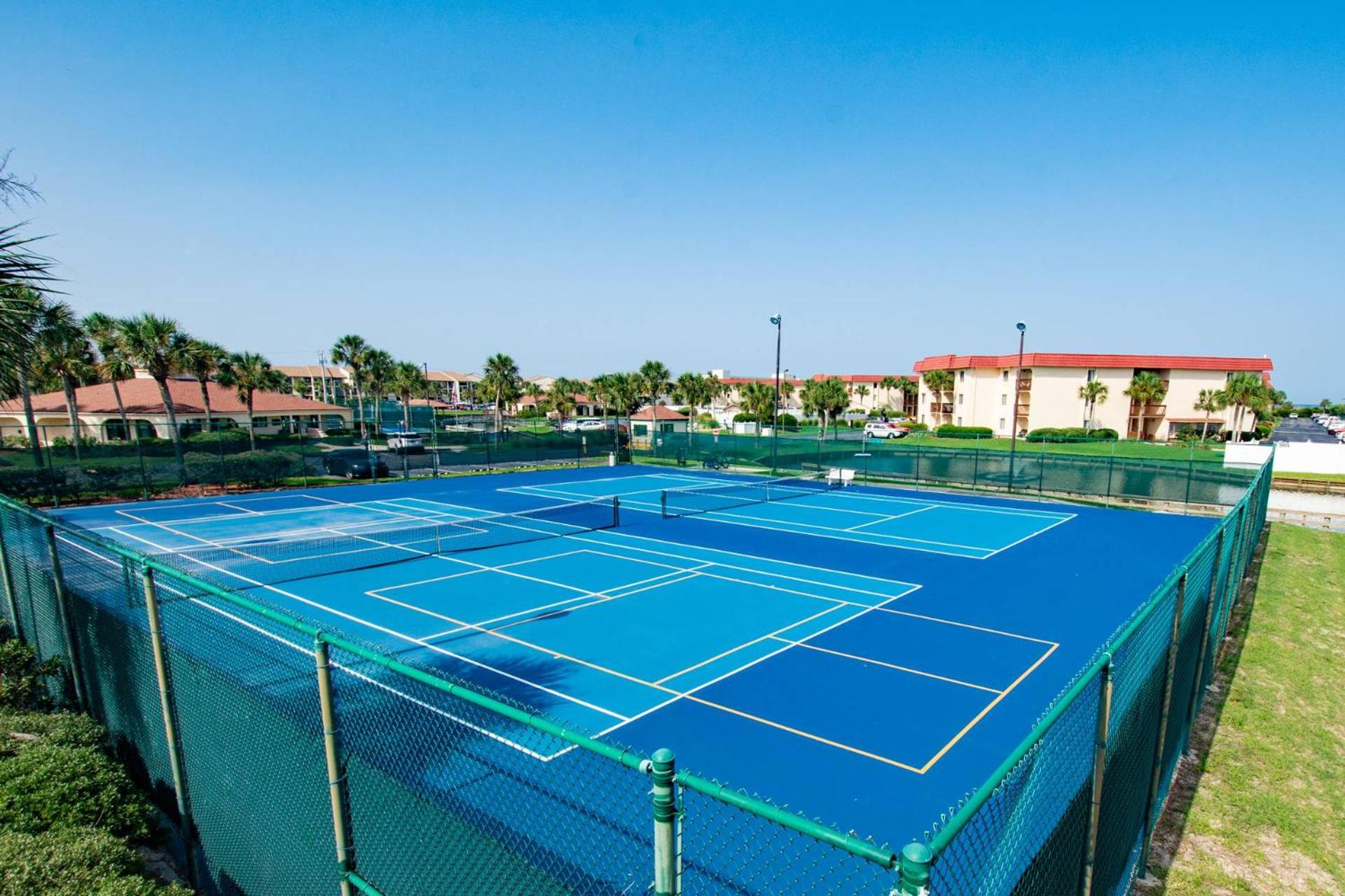 Ocean and Racquet 8208 view 4