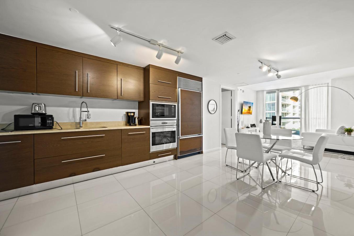 Luxury 1 BR Condo W Icon Brickell-Waterviews photo 3