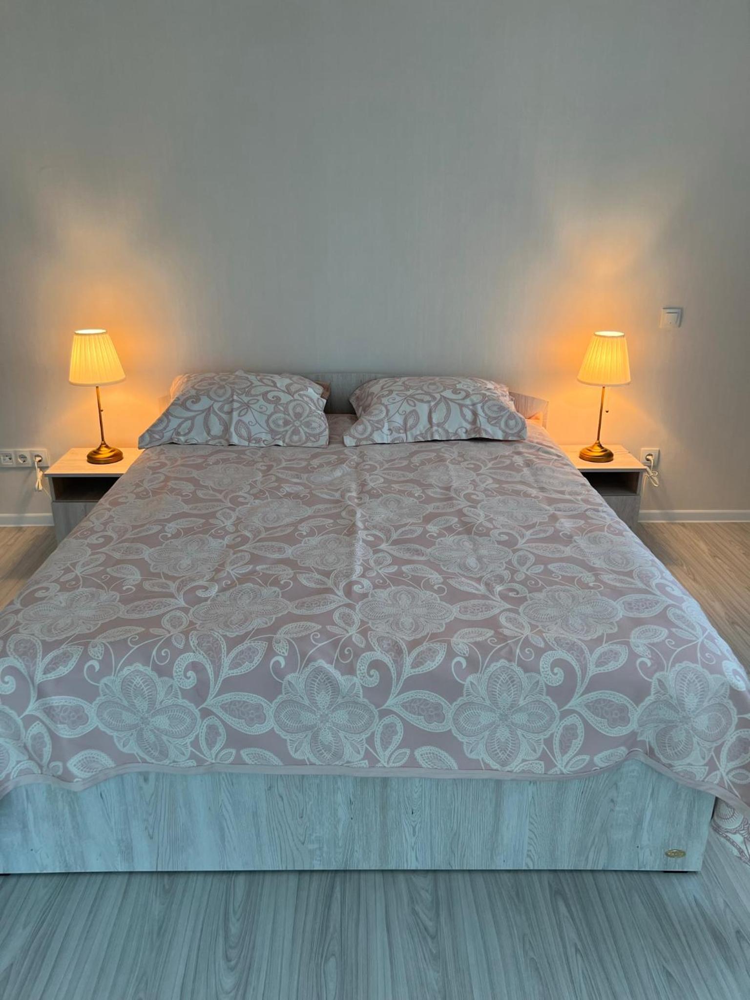 Crown Plaza Park Luxury Apartment view 4