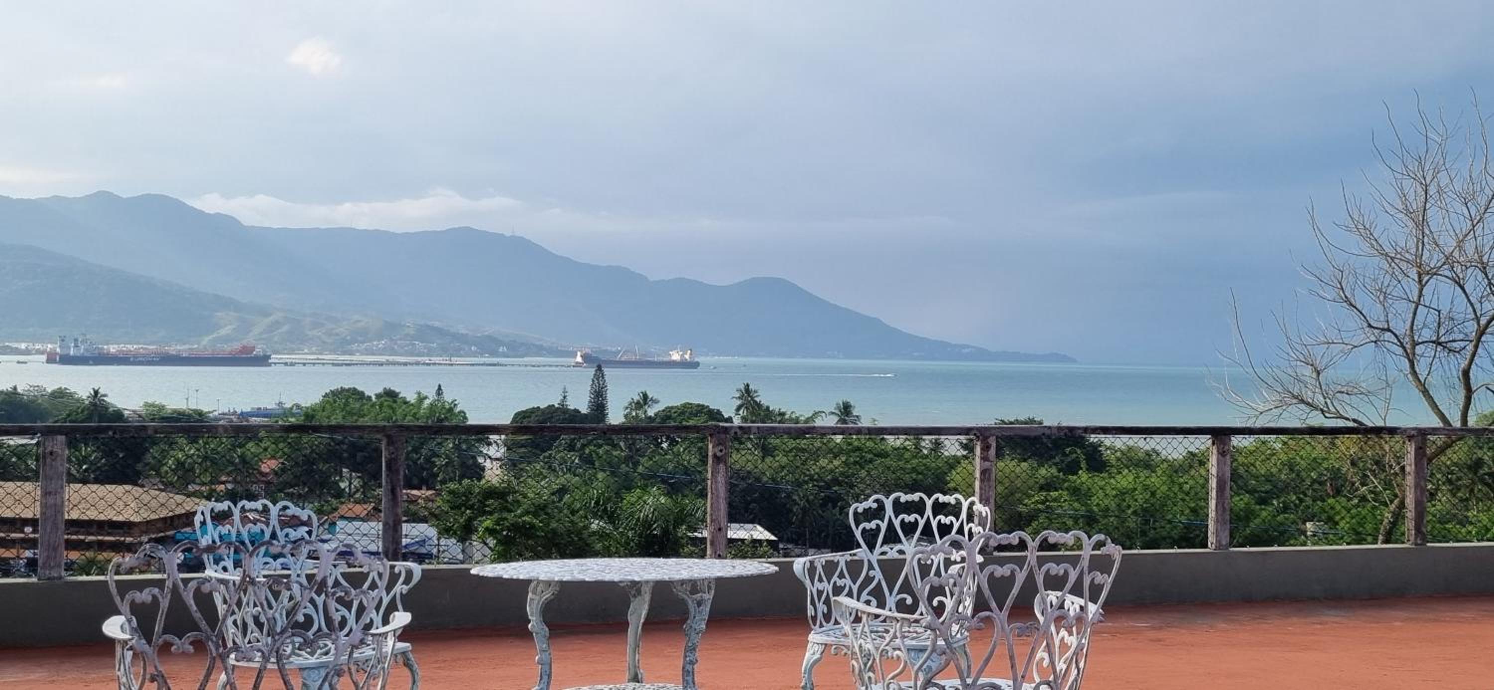 Suite completa Ilhabela - com varanda e vista panorâmica