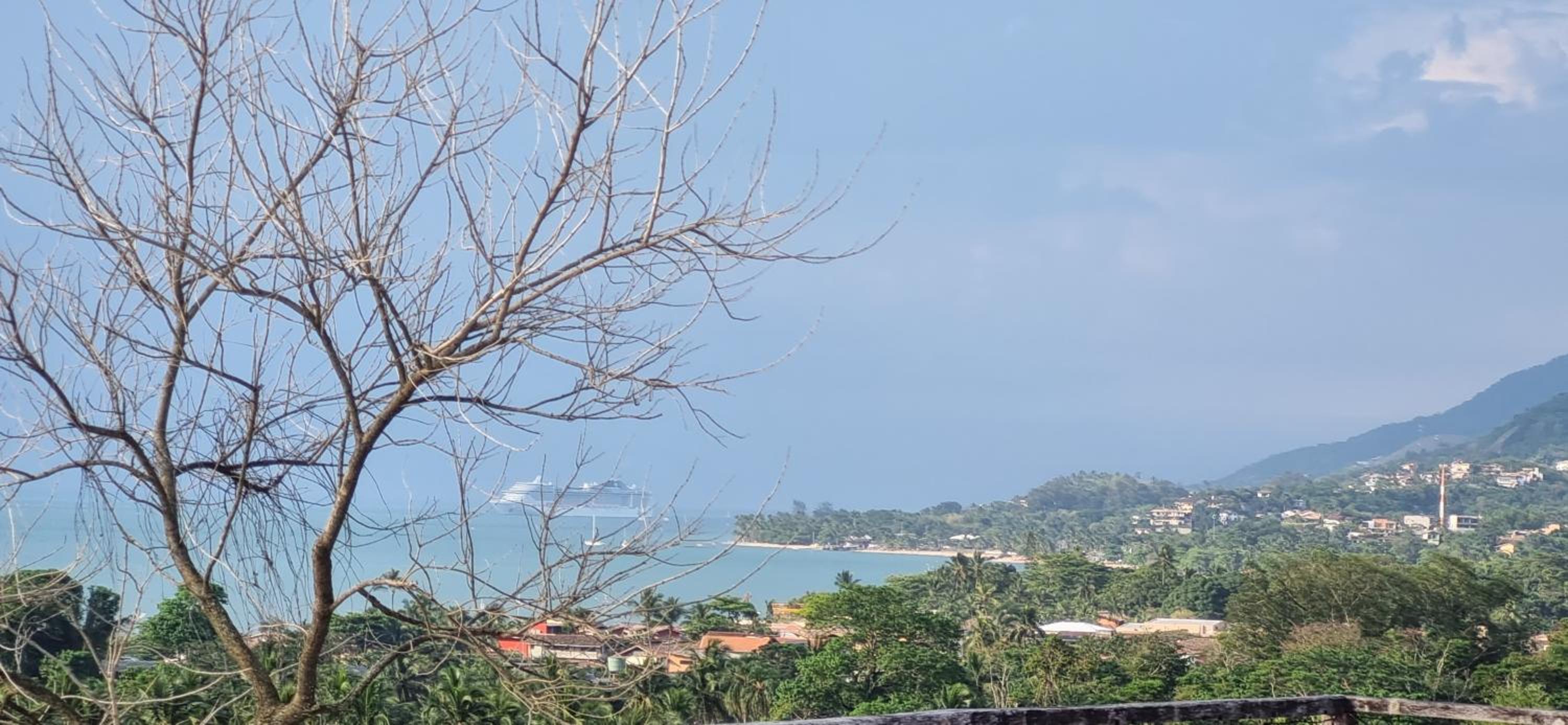 Suite completa Ilhabela - com varanda e vista panorâmica