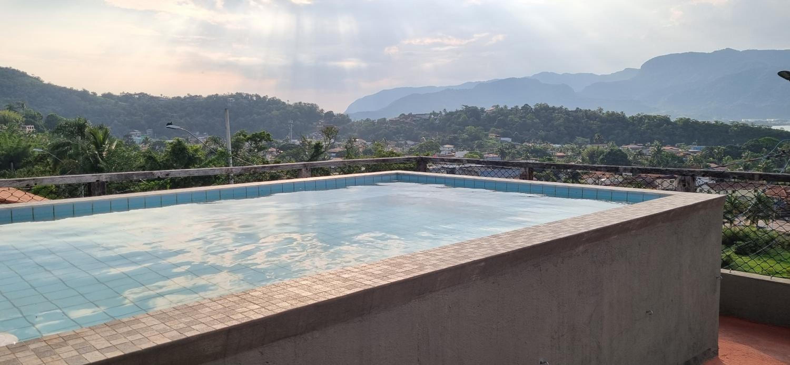Suite completa Ilhabela - com varanda e vista panorâmica
