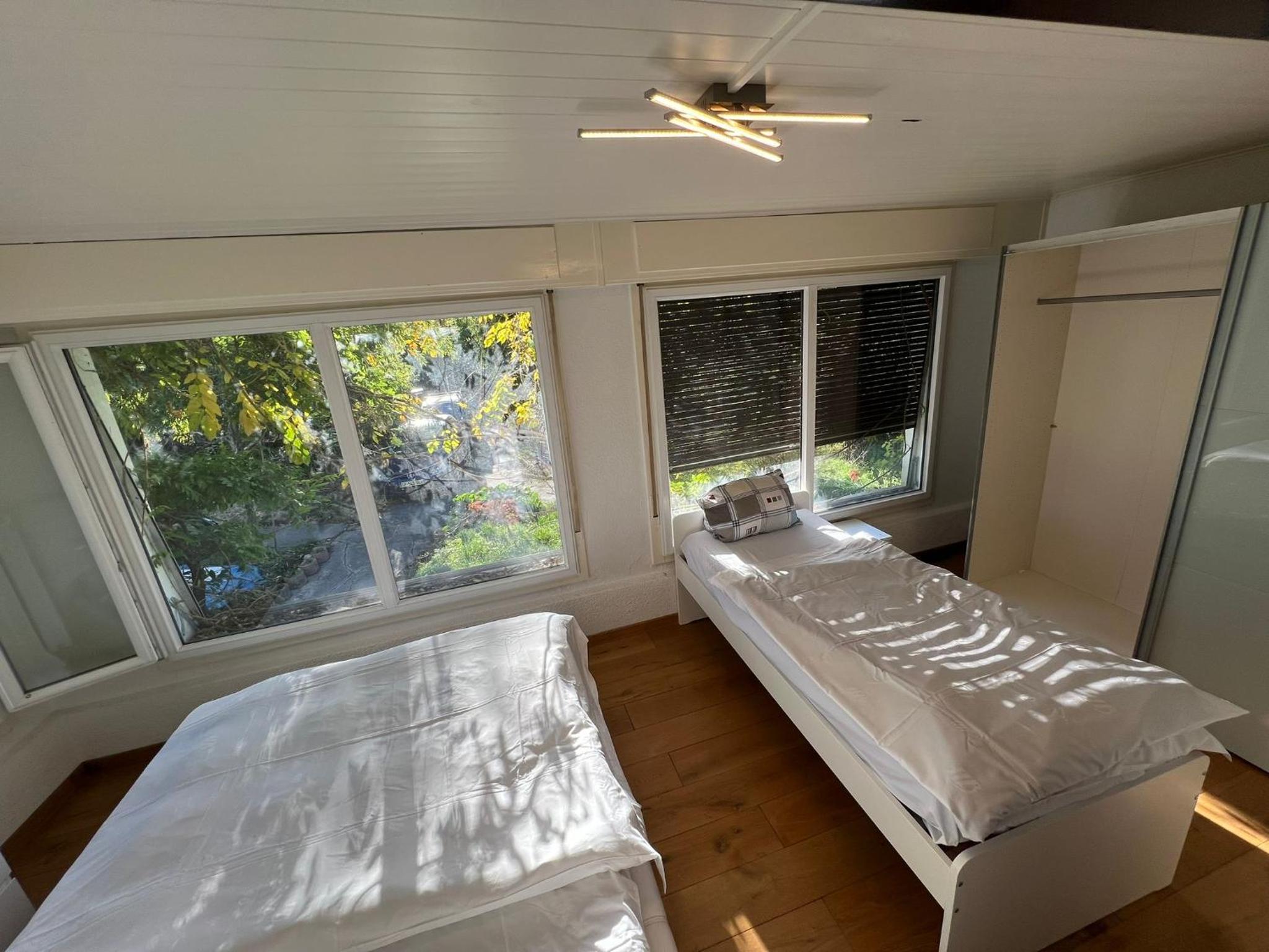 Rooms in the villa near the airport, share bathroom and share kitchen